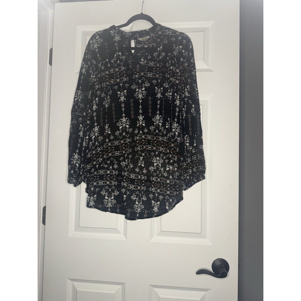 Gimmicks Long Sleeve Intricate Bohemian Print High Low Blouse Medium